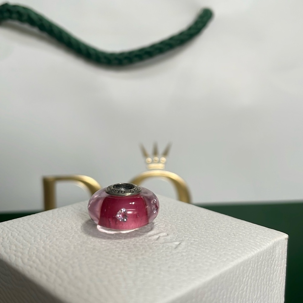 Pandora Effervescent Cerise Murano With Embedded Pink CZ Hearts Charm